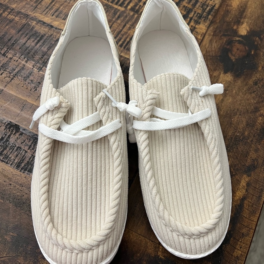 Women's Cream Casual Ribbed Criss Cross Slip On